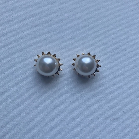 Earrings - Picture 1 of 2